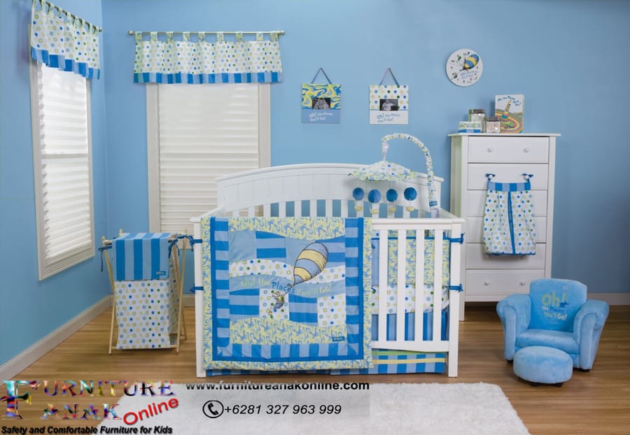 Set Kamar Bayi Warna Putih